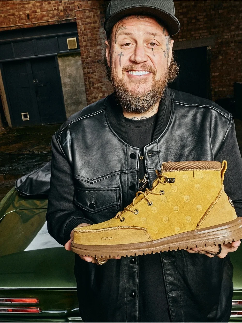 JELLY ROLL!!!!!!!Hey Dude Men's Wheat/Tan Chukka Lace-Up Boots